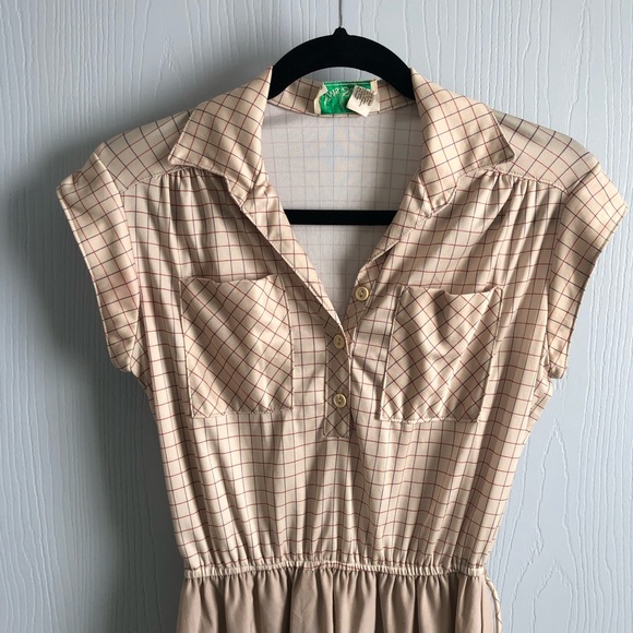 Vintage Ms. Sugar Tan Cap Sleeve Dress - Picture 5 of 8